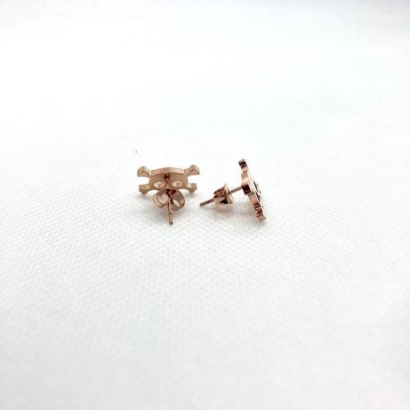 ROSE Gold Skull and Crossbones Earring Pair - Picture 4 of 8